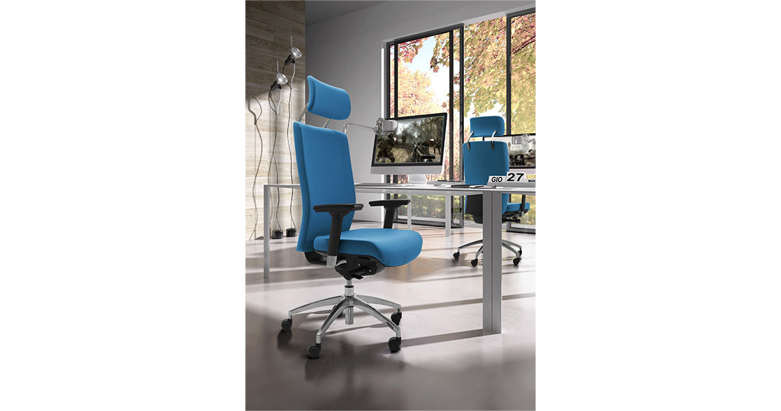 chairs-tables-f-video-gaming-room-e-sports-09