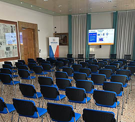 Chairs for training, conference and didactic rooms