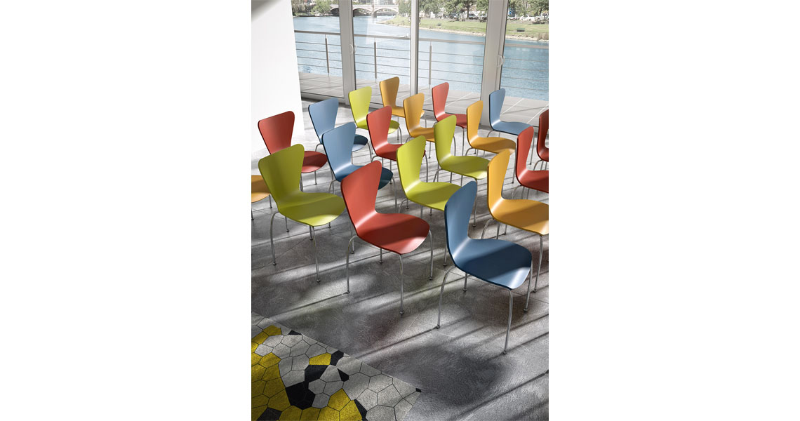 stackable-chairs-for-bars-restaurants-community-areas-gardena